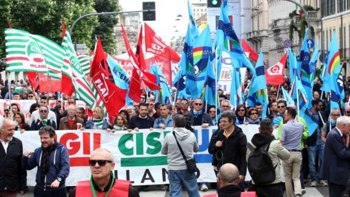 Immagine di O si chiude con il passato o si chiude il sindacato
