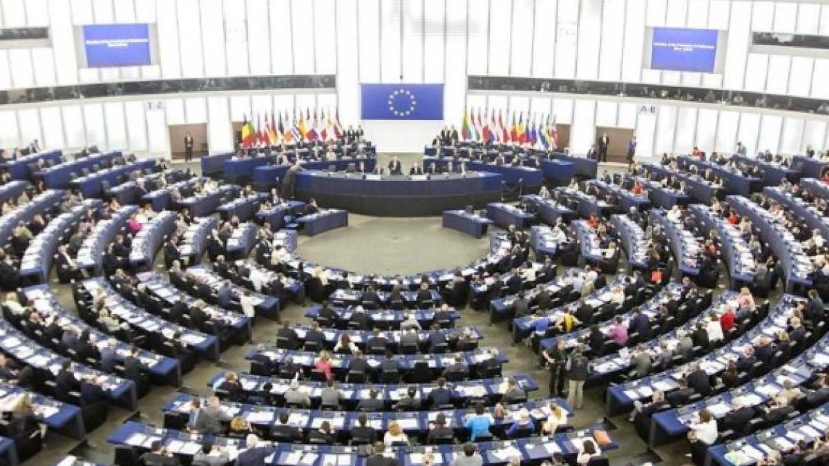 Immagine di L’Europarlamento rimanda la direttiva sul copyright, ma il vero problema è lo strapotere di Google