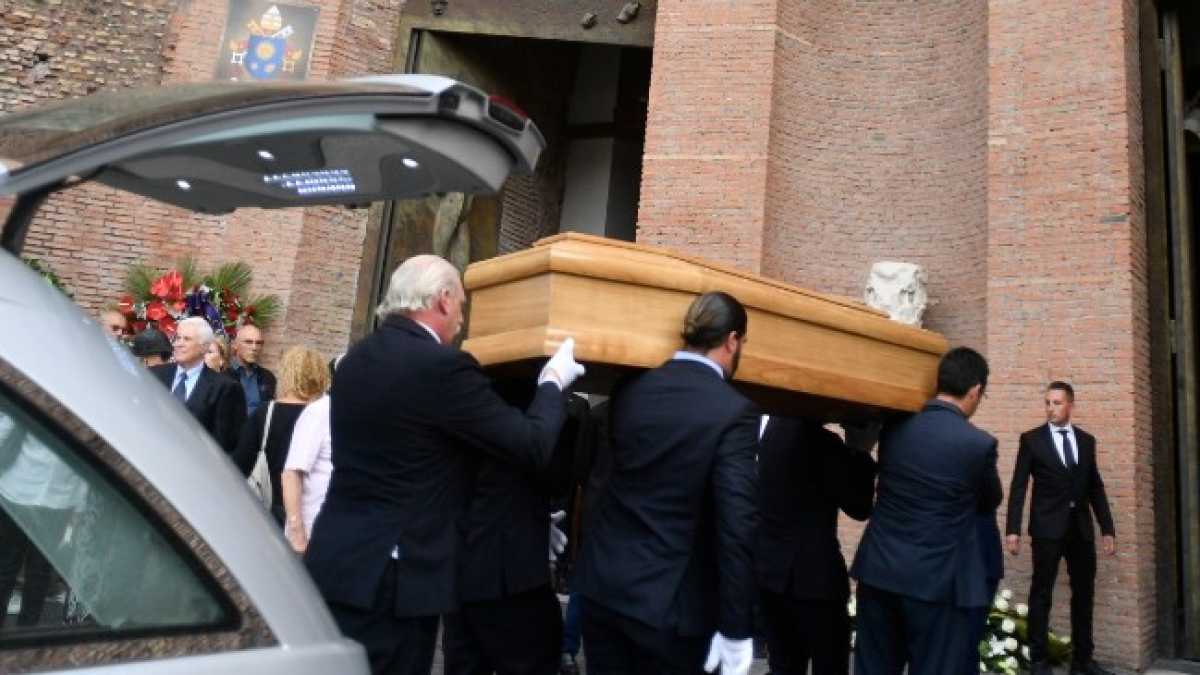 Immagine di Il funerale di Carlo Vanzina mostra l'anima di Roma