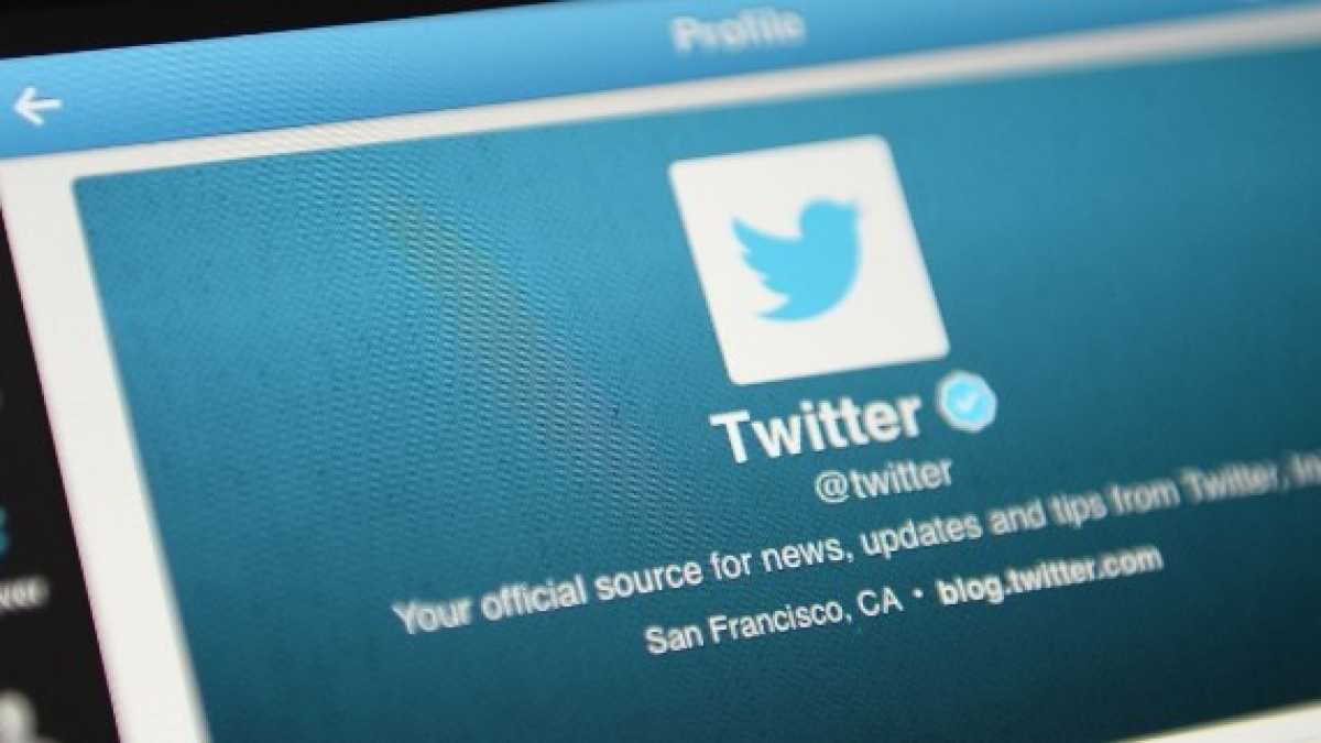 Immagine di Di Maio apre ai voucher e Twitter rimuove gli account falsi