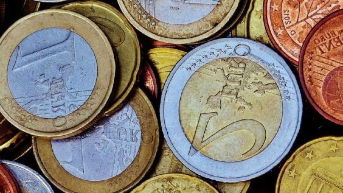 Immagine di Sire, il popolo vuole l’euro!