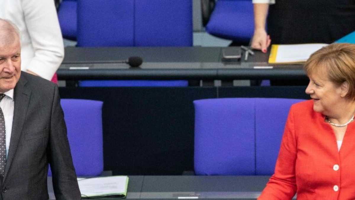 Immagine di Perché la sfida della Csu alla Merkel si è smorzata (c’entra la paura)
