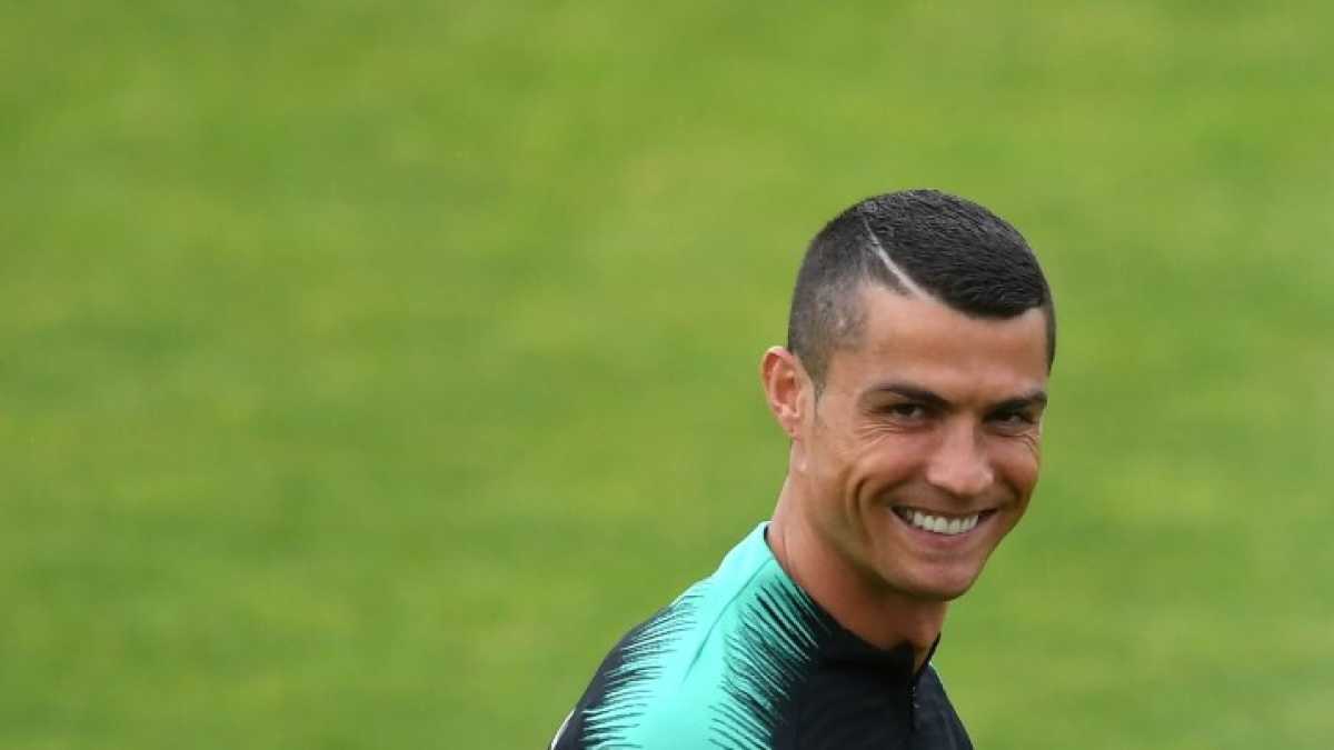 Immagine di CR7 dribbla Camusso