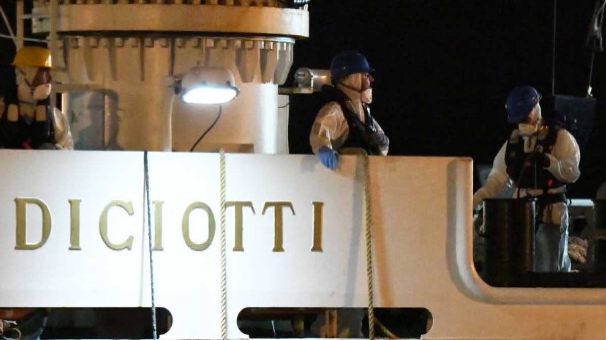 Immagine di Salvini in mutande dopo il caso Diciotti