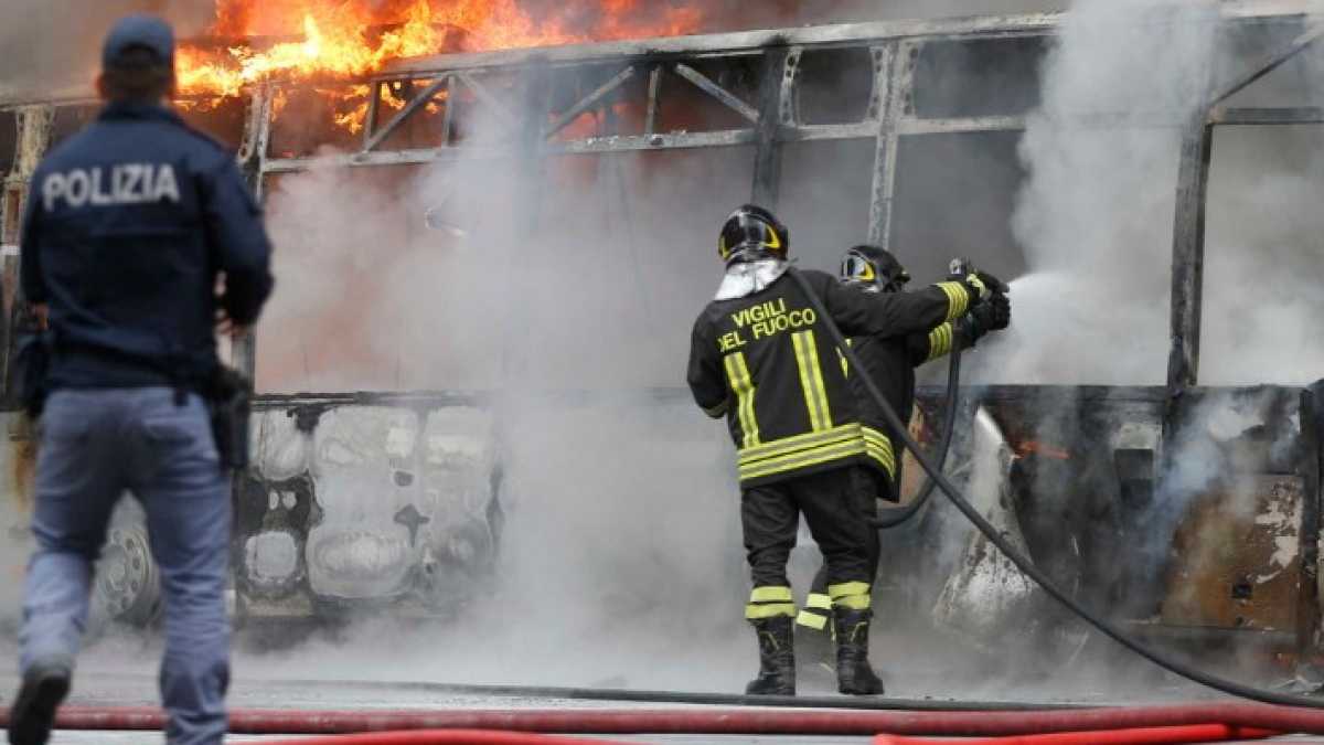 Immagine di L’Atac non avrà bus nuovi, ma si tiene quelli in fiamme