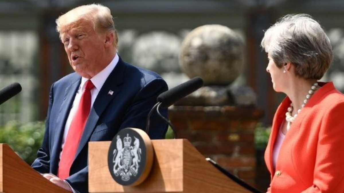 Immagine di Trump fa pace con la May, il suo obiettivo è l'Europa