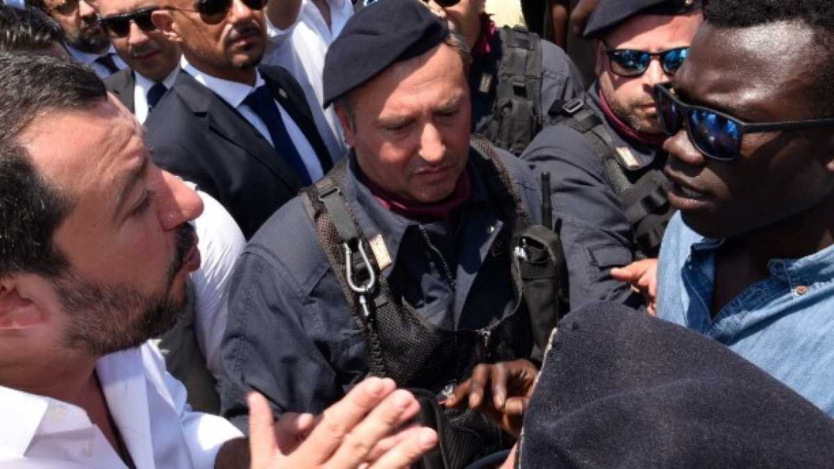 Immagine di Salvini è solo il 49 per cento del problema. Il 51 sono quelli che gli credono
