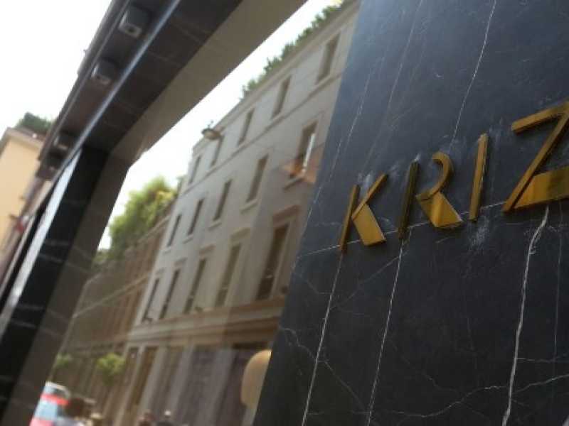 Il negozio Krizia in Via Della Spiga, a Milano (foto LaPresse)