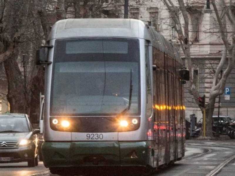 Raggi straparla di tranvie ma di tram nemmeno l’ombra