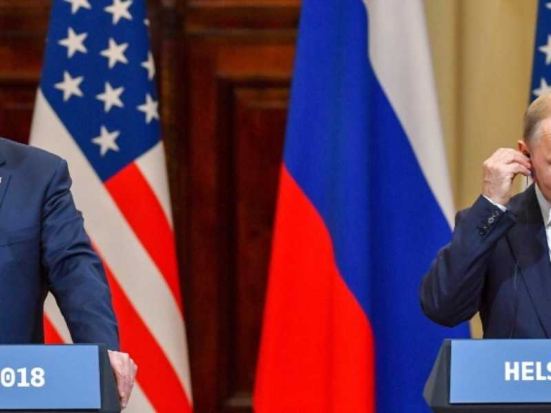 Donald Trump e Vladimir Putin durante la conferenza stampa a Helsinki (Foto LaPresse)
