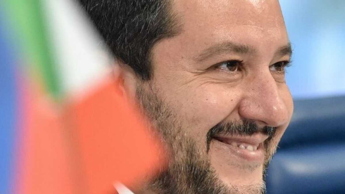 Immagine di Che ci faceva il putiniano Gianluca Savoini con Salvini in Russia