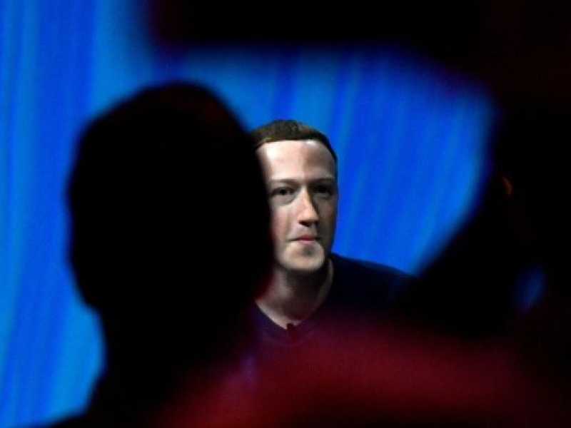 Mark Zuckerberg al salone della tecnologia VivaTech 2018 a Parigi