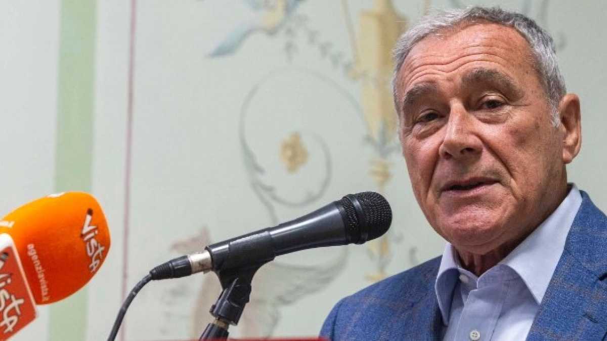 Immagine di I debiti di Grasso con il Pd e il no della Libia ai centri di accoglienza