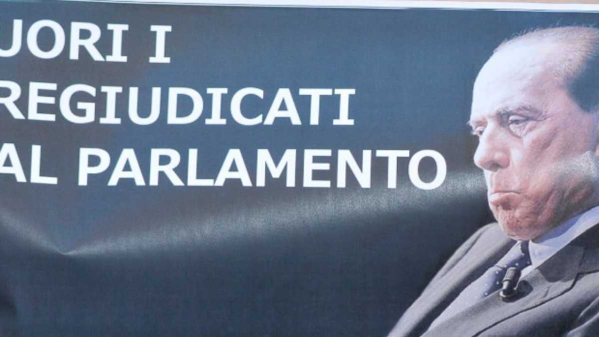 Immagine di Sveglia: il conformismo populista nasce dall’antiberlusconismo