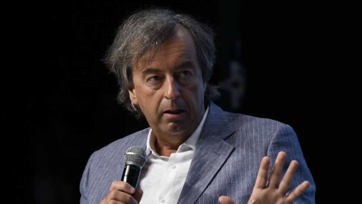 Immagine di "Speriamo che affoghi". Burioni vittima delle minacce no vax
