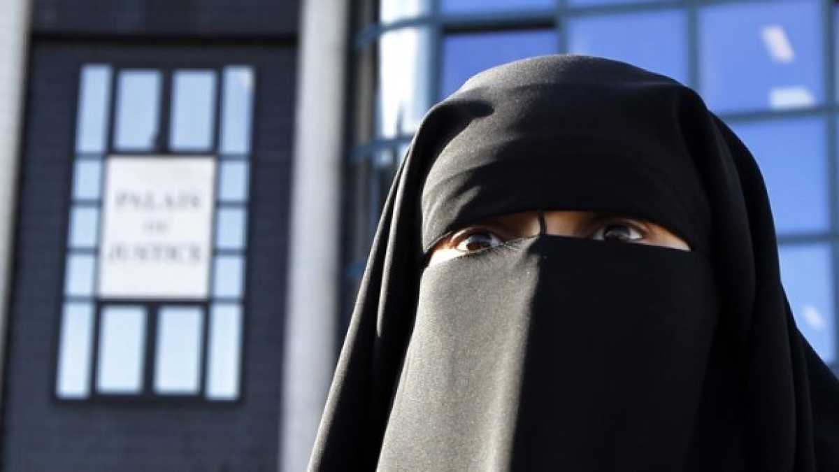 Immagine di Il Regno Unito ha un guaio con croci e burqa