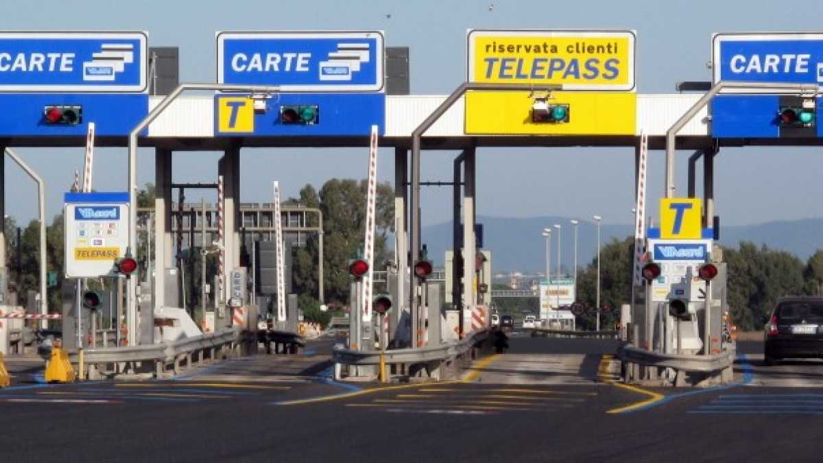 Immagine di "Basta proroghe senza garanzie sulla sicurezza". La Lega contro Autostrade & Co.