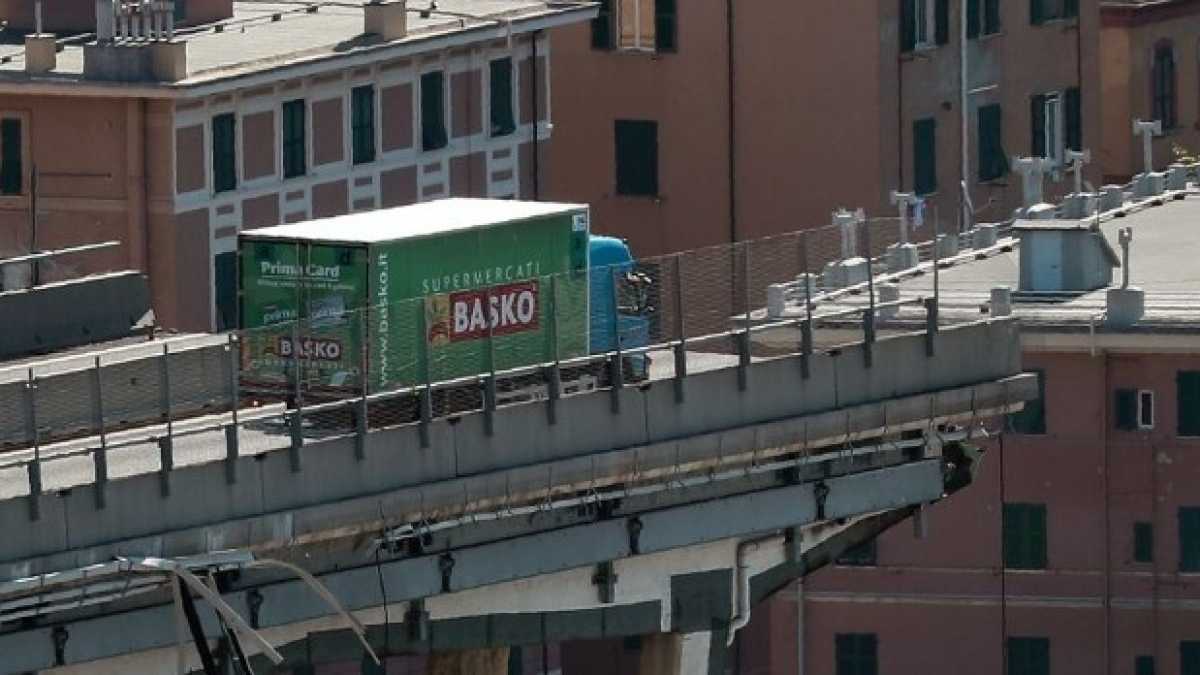 Immagine di Per un millimetro