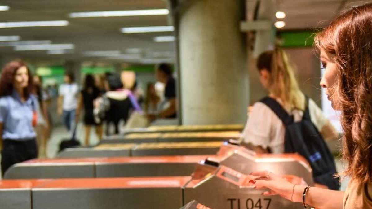 Immagine di Anche la metro adesso ti spiega come la devi pensare