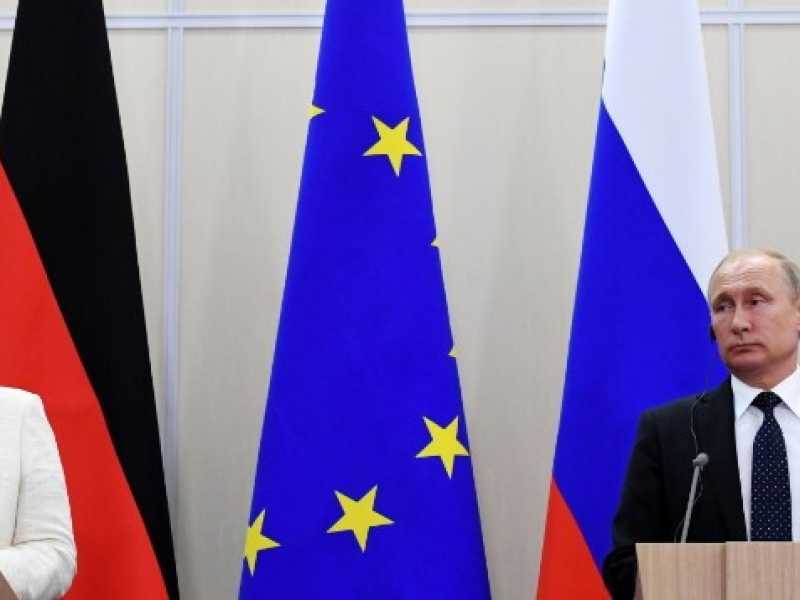 Angela Merkel e Vladimir Putin (foto LaPresse)