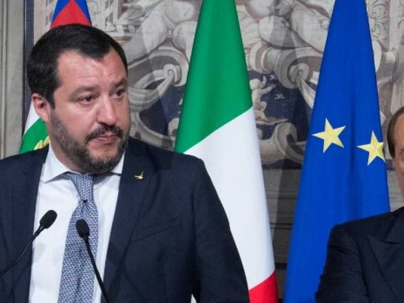 Giorgia Meloni, Matteo Renzi e Silvio Berlusconi (foto LaPresse)