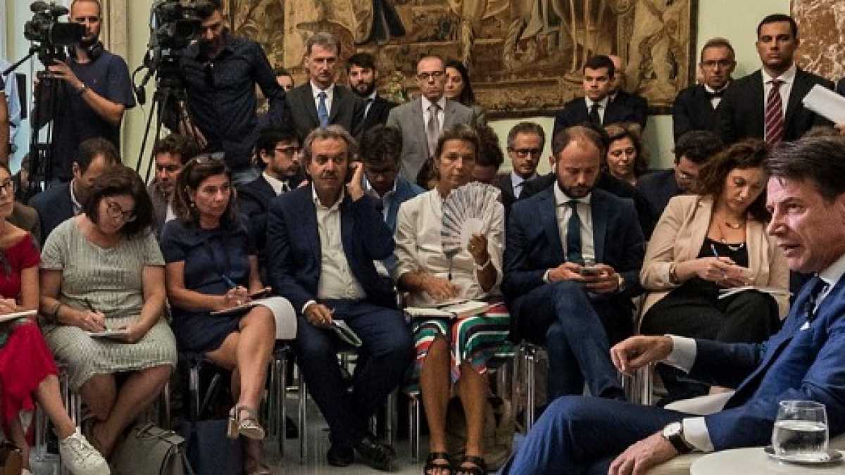 Immagine di D’indecisione fare virtù, una mattina con il presidente Conte