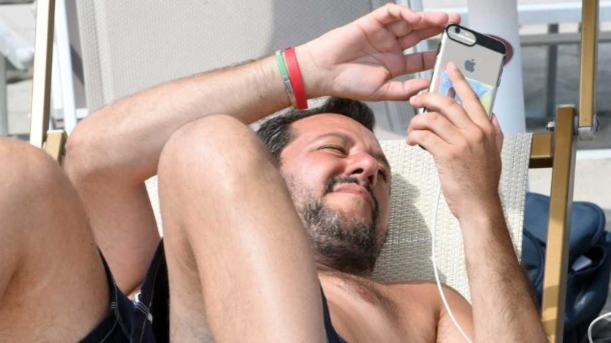 Immagine di Il governo balneare gialloverde
