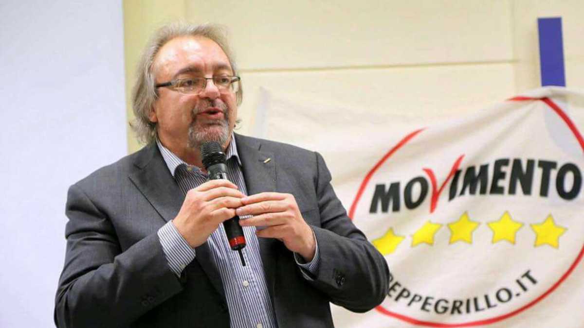 Immagine di “I migranti? Trattenerli sulla Diciotti è nel loro interesse”. Parla Giarrusso (M5s)