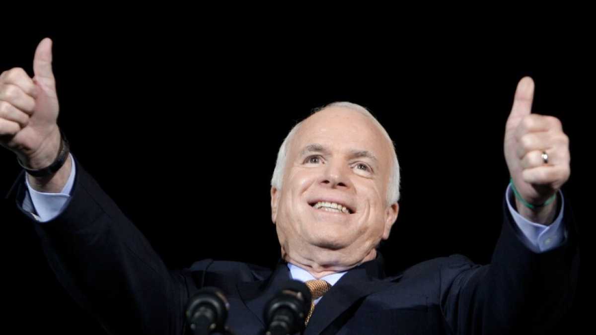Immagine di John McCain, l'eroe americano che lottò per gli ideali di un popolo libero