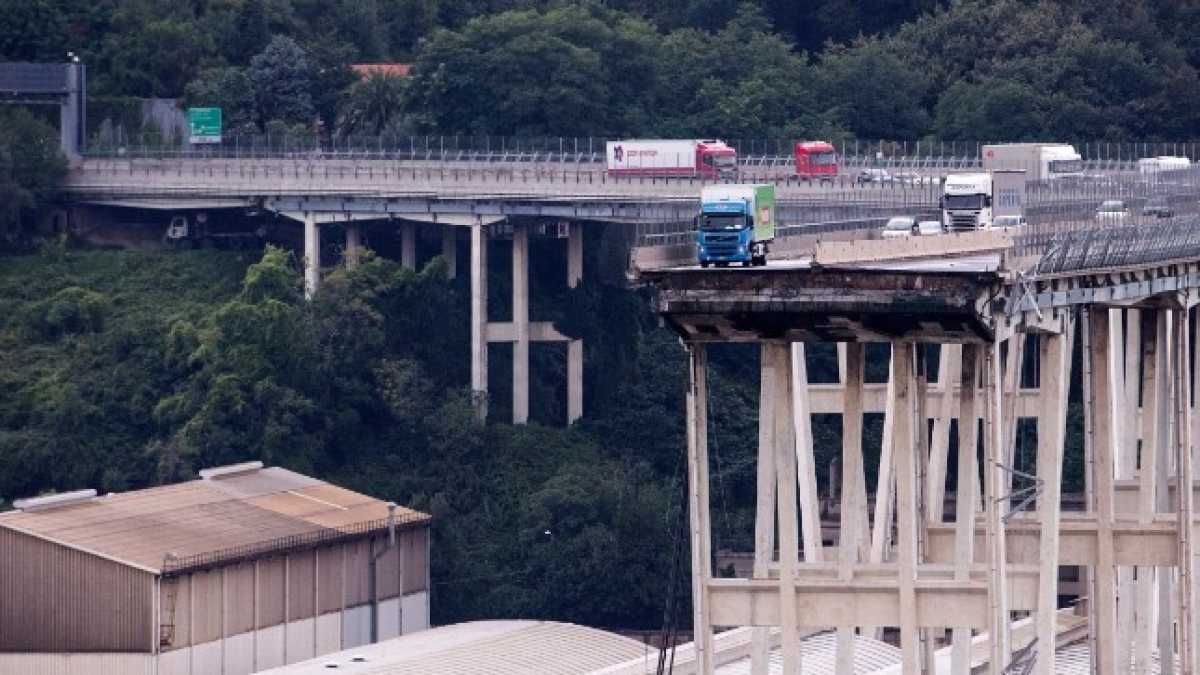 Immagine di Il fatale trovarsi su un ponte