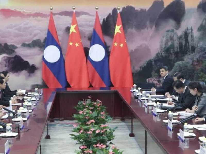 Il vertice tra Cina e Laos del 2017 sul rilancio della Nuova Via della Seta (foto LaPresse)