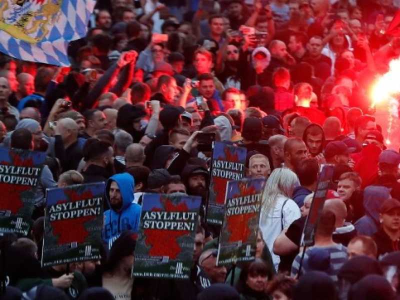 La manifestazione di ieri a Chemnitz (foto LaPresse)