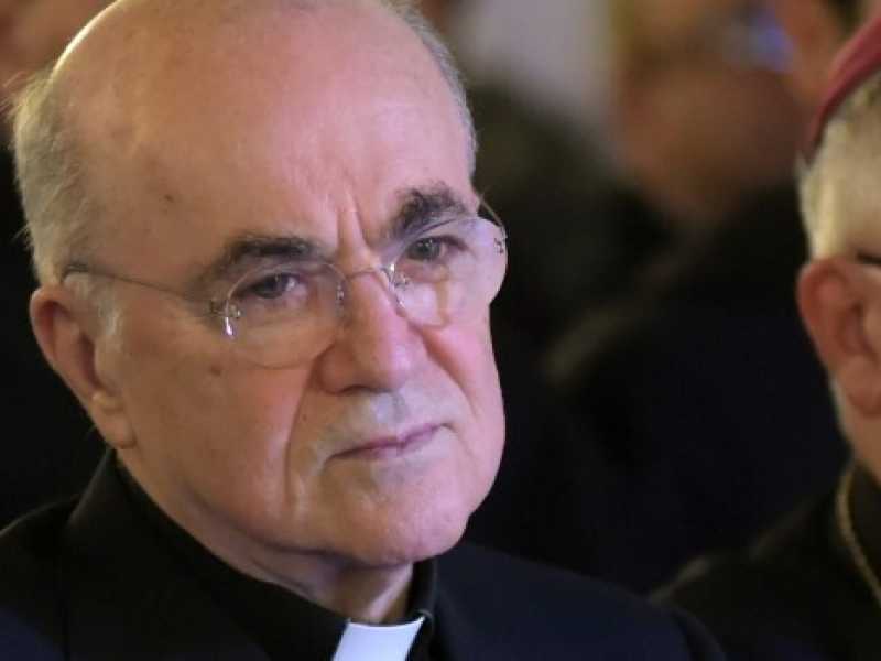 Monsignor Carlo Maria Vigan&ograve; ha accusato Papa Francesco di aver coperto dei casi di abusi sessuali negli Stati Uniti (Foto Imagoeconomica)