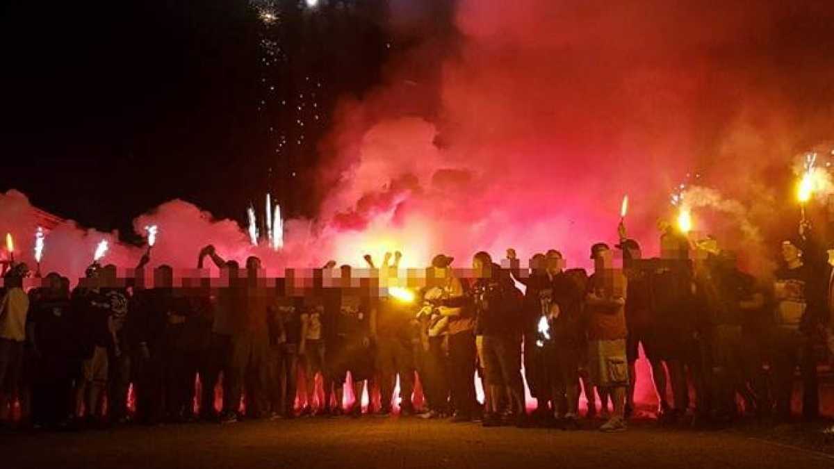 Immagine di Storia ultras dell'odio anti-immigrati: “Qui comandiamo noi!”, urlano a Chemnitz