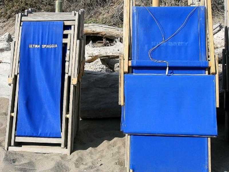 Compie trent'anni lo stabilimento Ultima Spiaggia, luogo di ritrovo della sinistra radical chic (Foto Imagoeconomica)