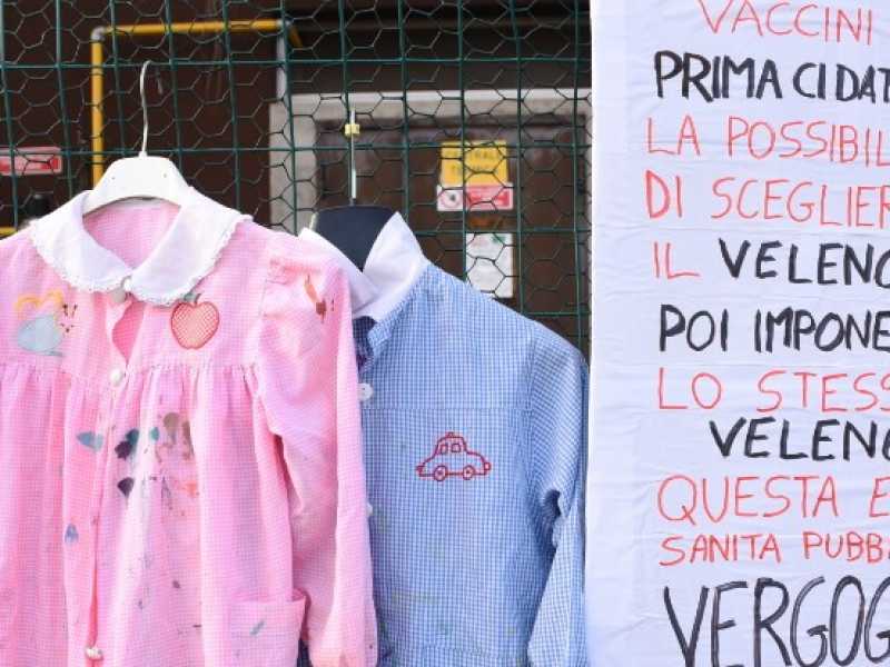 Protesta NoVax a Torre Pellice