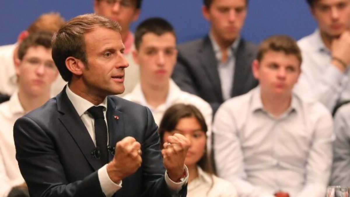 Immagine di Piazziamoci qui e vediamo chi arriva. Macron, il “new centrism” e i mostri carini