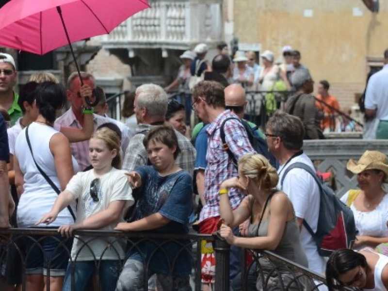 Turisti a Venezia (foto LaPresse)