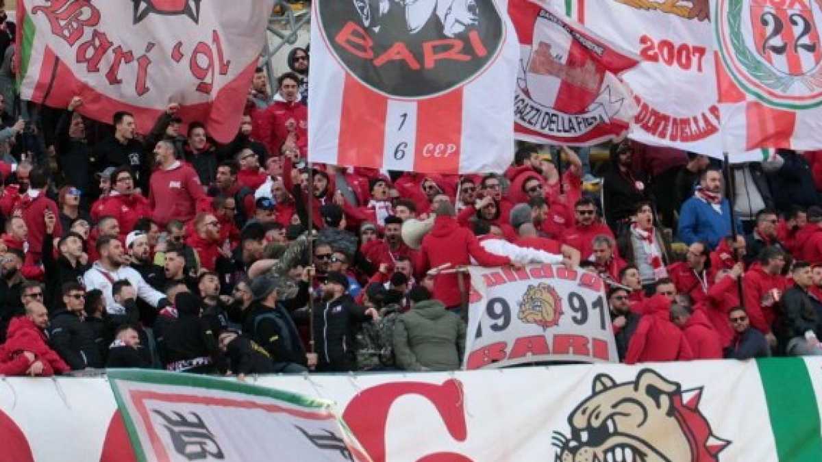 Immagine di Serie B sospesa: dopo la serie A, il diluvio