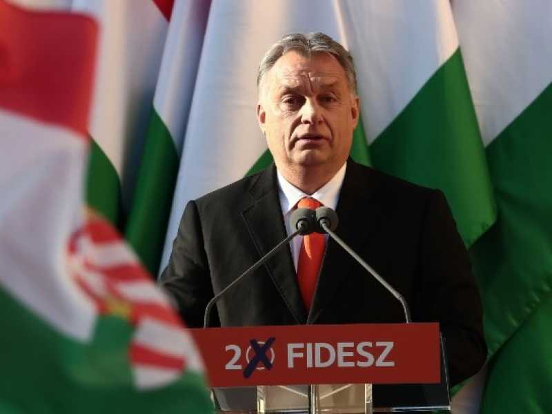 Viktor Orb&aacute;n a Szekesfehervar durante la campagna elettorale