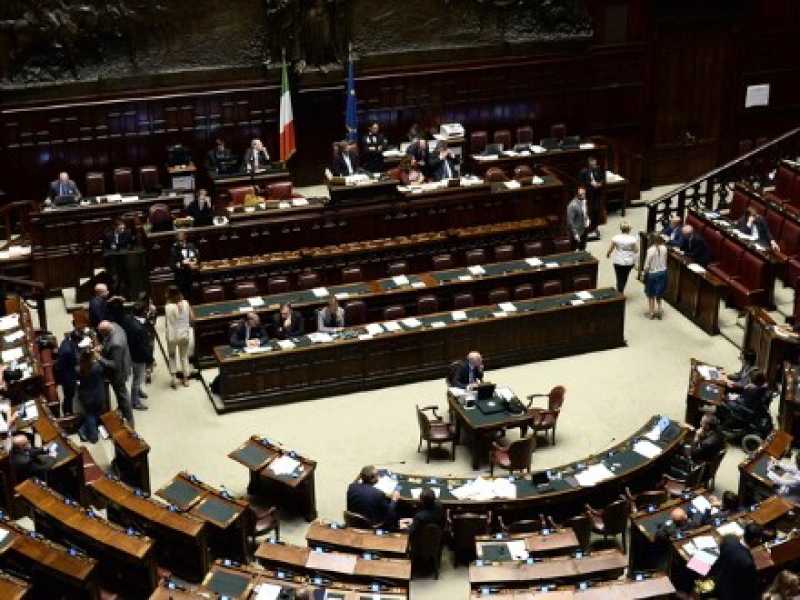 “Non c’è niente da fare”. Così i parlamentari sono sempre più inutili