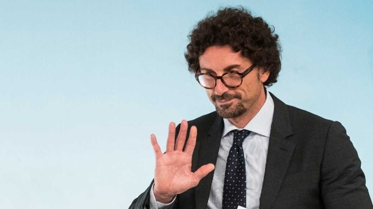 Immagine di La fusione Fs-Alitalia puzza di monopolio e suona un po’ trash