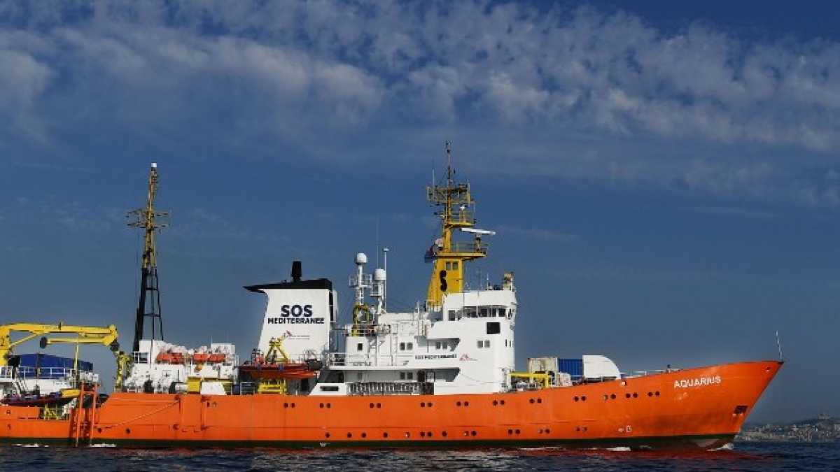 Immagine di C'è l'ennesimo caso Aquarius. Salvini avverte: "Non sbarcherà in Italia"
