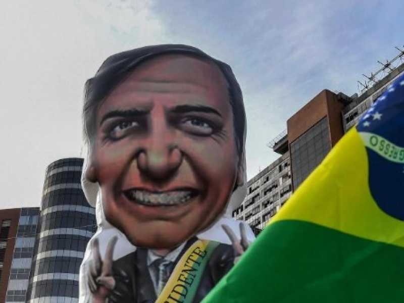 Una manifestazione dei sostenitori di Jair Bolsonaro (foto LaPresse)