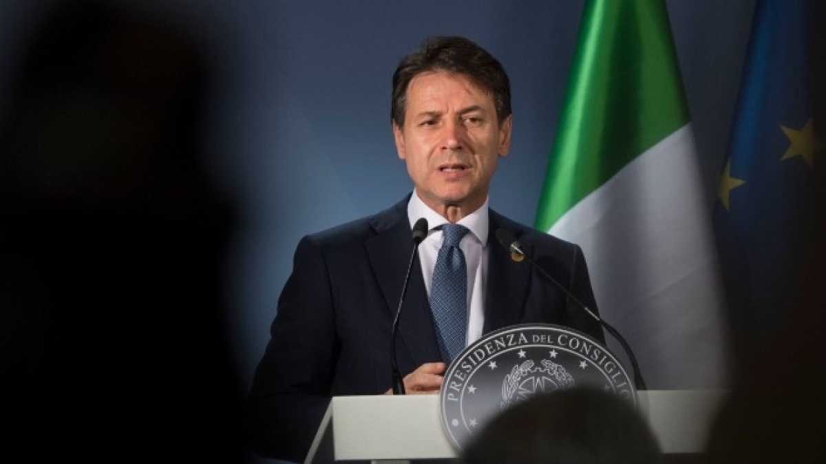 Immagine di Cos'hanno in comune Giuseppe Conte e Padre Pio
