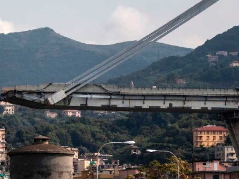 Il ponte Morandi (foto LaPresse)