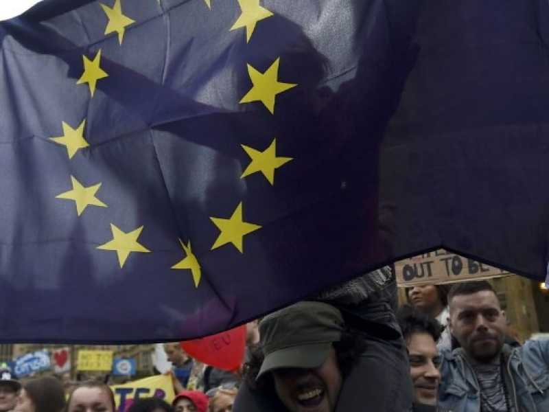 Sostenitori del "remain" nel referendum sulla Brexit, a Londra (foto LaPresse)