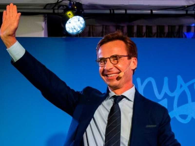 Il leader dei moderati svedesi Ulf Kristersson in un comizio (Foto LaPresse)
