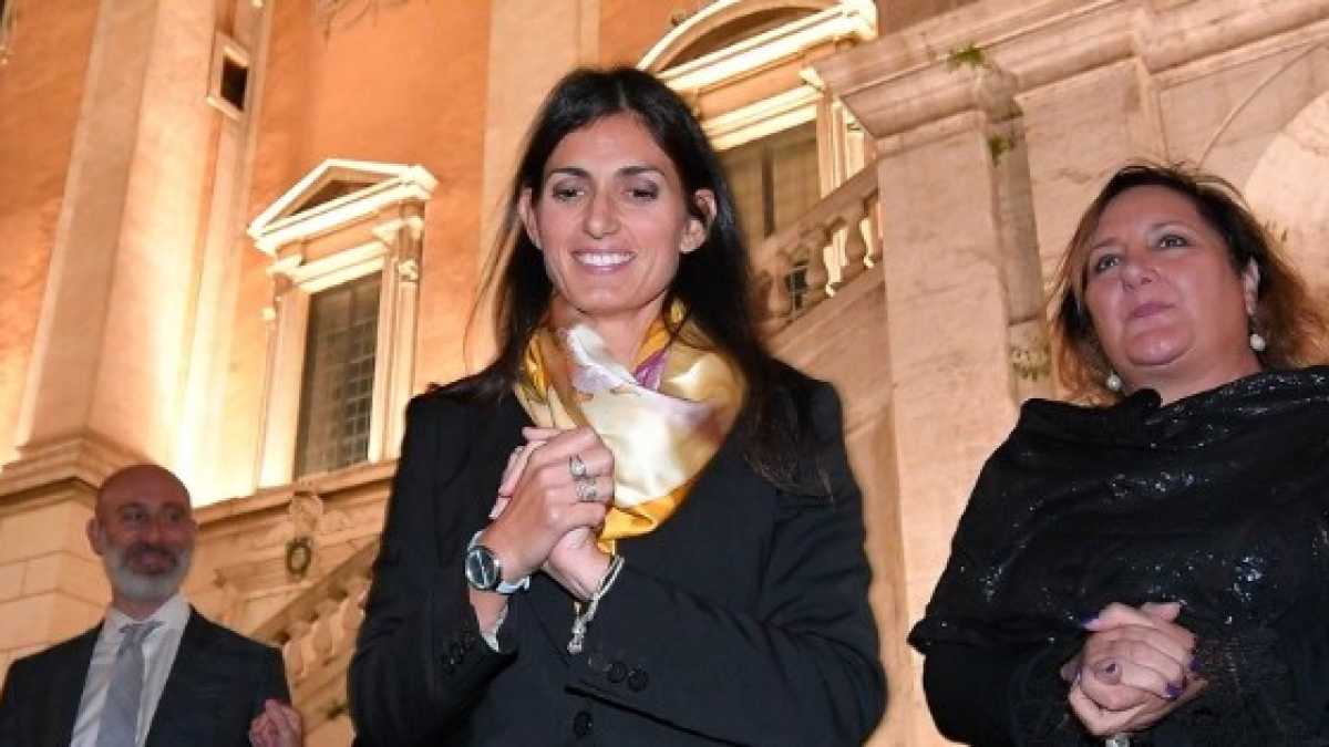 Immagine di Le manovre diversive di Raggi
