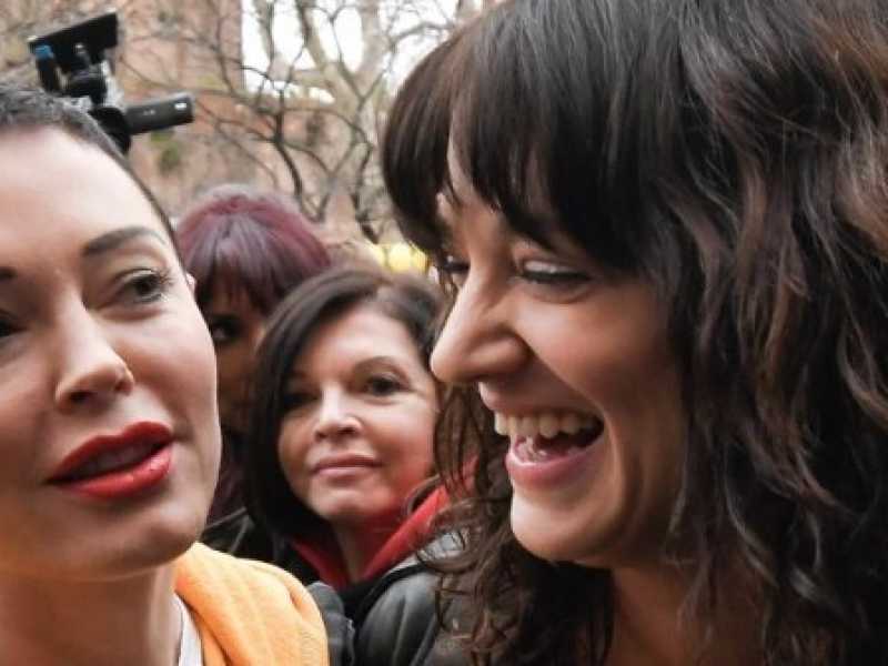 Rose McGowan e Asia Argento (foto LaPresse)
